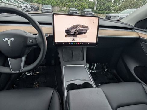 Used 2022 Tesla Model Y Long Range AWD/4WD image 20