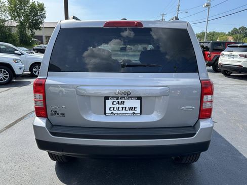 Used 2017 Jeep Patriot Latitude AWD/4WD image 14