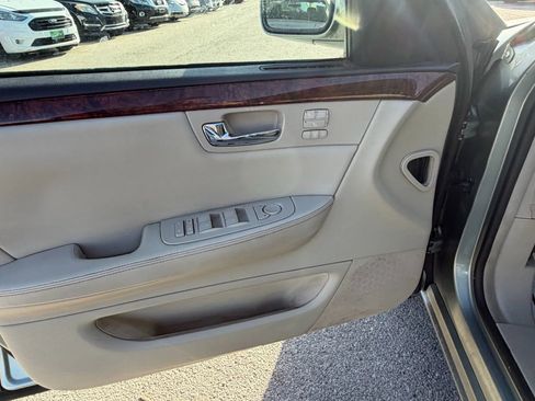 Used 2007 Cadillac DTS Luxury I w/ Trunk Convenience Package image 10