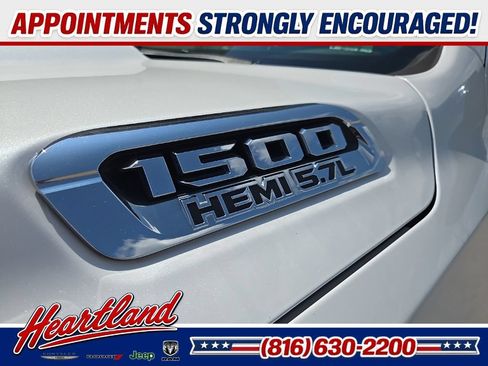 Used 2019 RAM 1500 Laramie AWD/4WD image 18