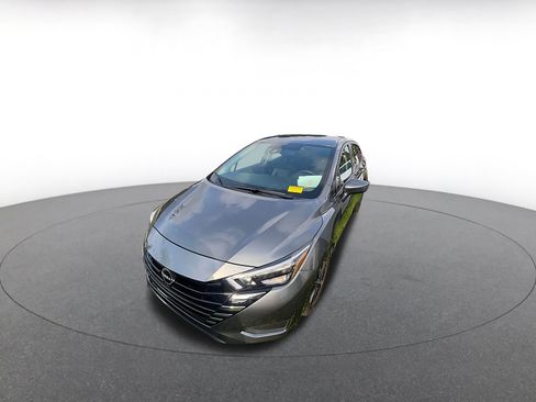 Used 2025 Nissan Versa SV FWD image 7