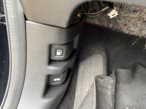 Used 2018 Honda CR-V LX image 43