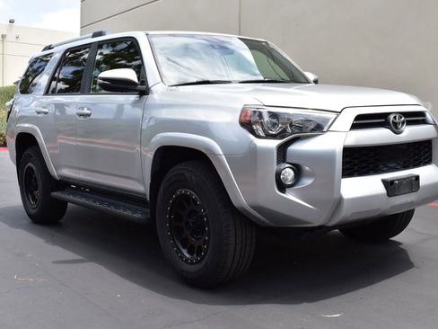 Used 2020 Toyota 4Runner SR5 Premium AWD/4WD image 3