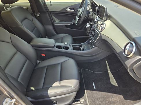 Used 2015 Mercedes-Benz GLA 250 4MATIC image 18