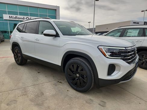 New 2026 Volkswagen Atlas SE image 8