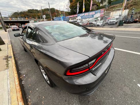 Used 2017 Dodge Charger Police w/ Street Appearance Group image 5