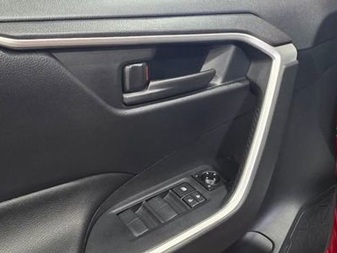 Used 2021 Toyota RAV4 SE image 13