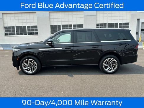 Used 2025 Lincoln Navigator L Reserve AWD/4WD image 4