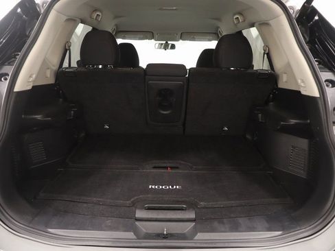 Used 2018 Nissan Rogue SV image 19