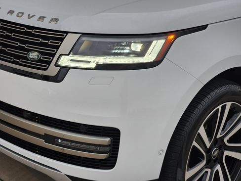 Certified 2023 Land Rover Range Rover Long Wheelbase SE image 9