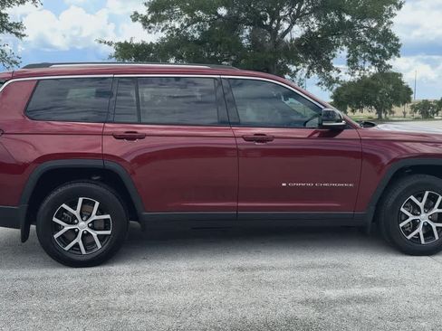 Certified 2023 Jeep Grand Cherokee L Limited w/ Trailer Tow Group (B) AWD/4WD image 9