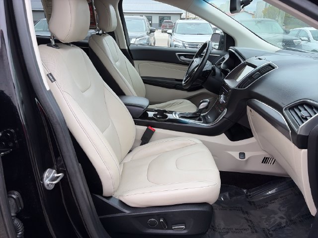 Used 2017 Ford Edge Titanium w/ Equipment Group 301A AWD/4WD image 24