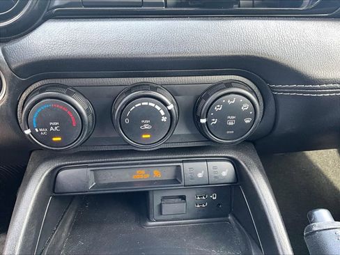 Used 2020 MAZDA MX-5 Miata Club image 23