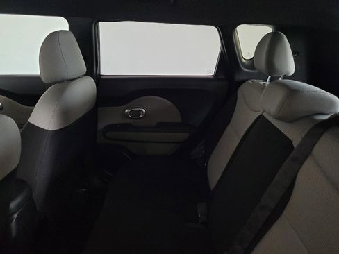 Used 2018 Kia Soul FWD image 18