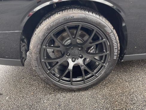Used 2018 Dodge Challenger R/T w/ Performance Handling Group RWD image 12