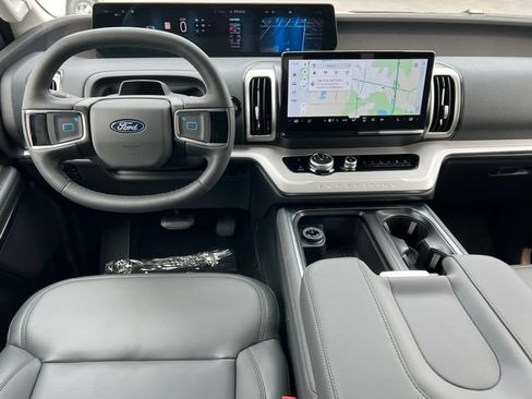 New 2026 Ford Expedition Active AWD/4WD image 2
