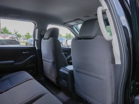 Used 2022 Nissan Frontier SV RWD image 40