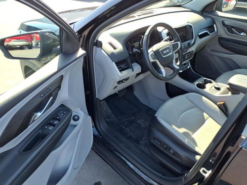 Used 2024 GMC Terrain SLT image 10