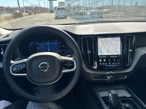 Certified 2025 Volvo XC60 B5 Plus image 23
