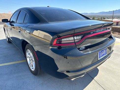 Used 2021 Dodge Charger SXT w/ Driver Convenience Group RWD image 3