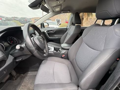 Used 2021 Toyota RAV4 XLE FWD image 9