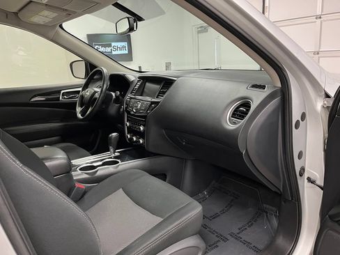 Used 2018 Nissan Pathfinder SV FWD image 57