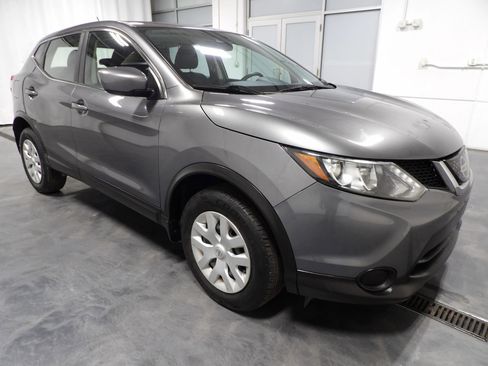 Used 2020 Nissan Rogue Sport S AWD/4WD image 2