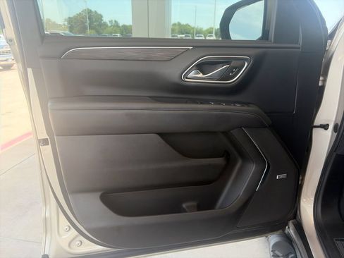 Certified 2021 Chevrolet Tahoe Z71 w/ Rear Media and Nav Package AWD/4WD image 23
