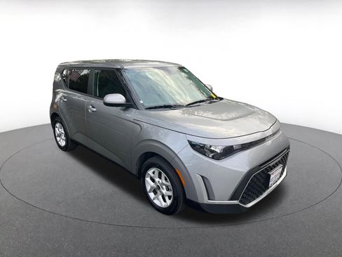 Used 2025 Kia Soul LX w/ LX Technology Package image 1