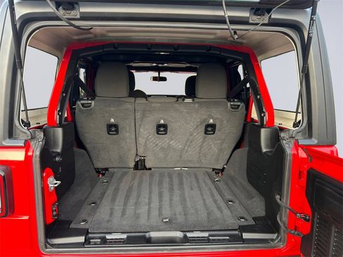 Certified 2021 Jeep Wrangler Unlimited Sahara image 18