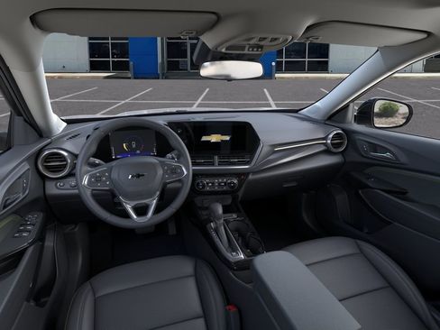 New 2026 Chevrolet Trax ACTIV w/ Sunroof Package FWD image 15