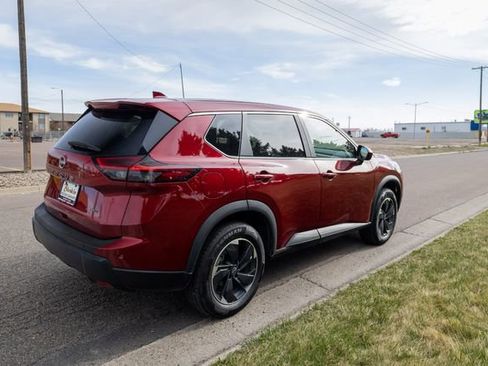 Used 2025 Nissan Rogue SV AWD/4WD image 5