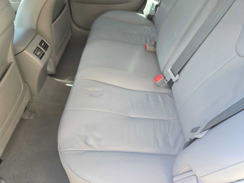 Used 2011 Toyota Camry XLE w/ SE/XLE Extra-Value Pkg FWD image 12