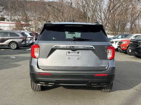 Used 2022 Ford Explorer XLT image 5