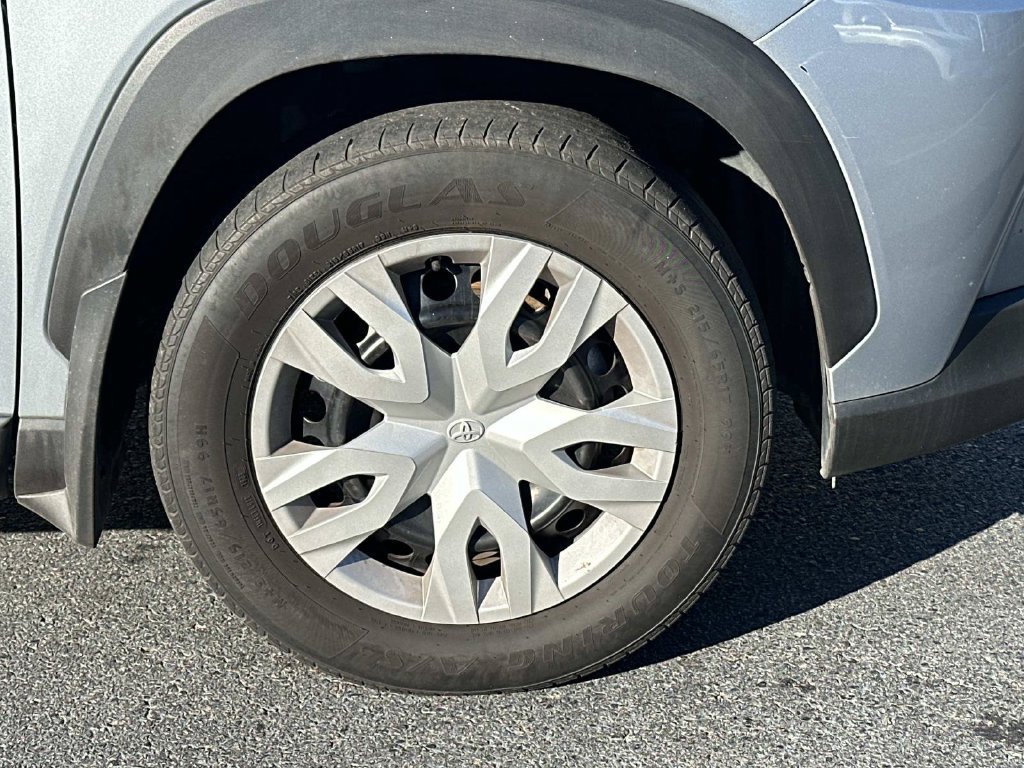 Used 2022 Toyota Corolla Cross L FWD image 9