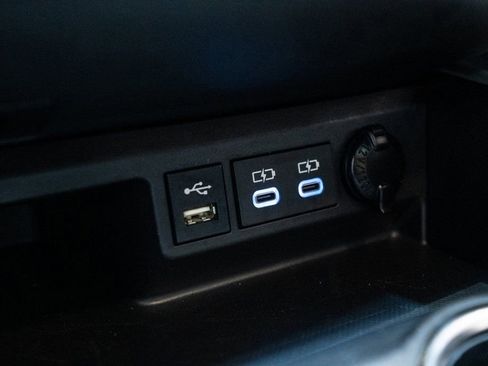 Used 2022 Toyota Highlander XSE image 28