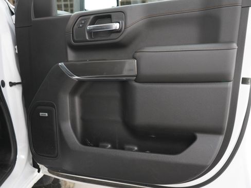 Used 2020 GMC Sierra 2500 AT4 w/ AT4 Premium Package AWD/4WD image 9