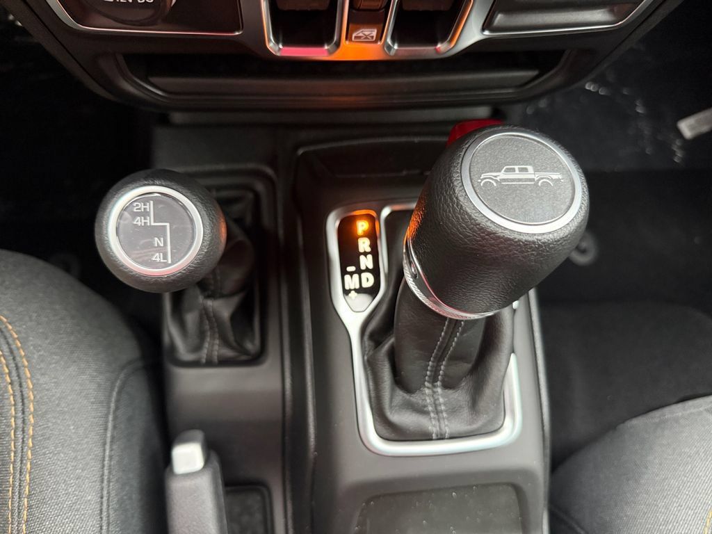 New 2025 Jeep Gladiator Sport AWD/4WD image 26