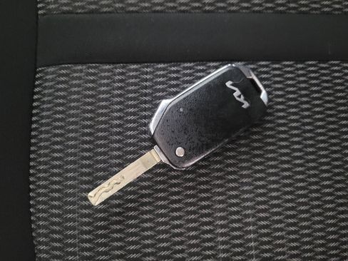 Used 2022 Kia Sorento LX FWD image 32