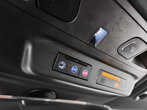 Used 2022 Chevrolet Camaro LT RWD image 26