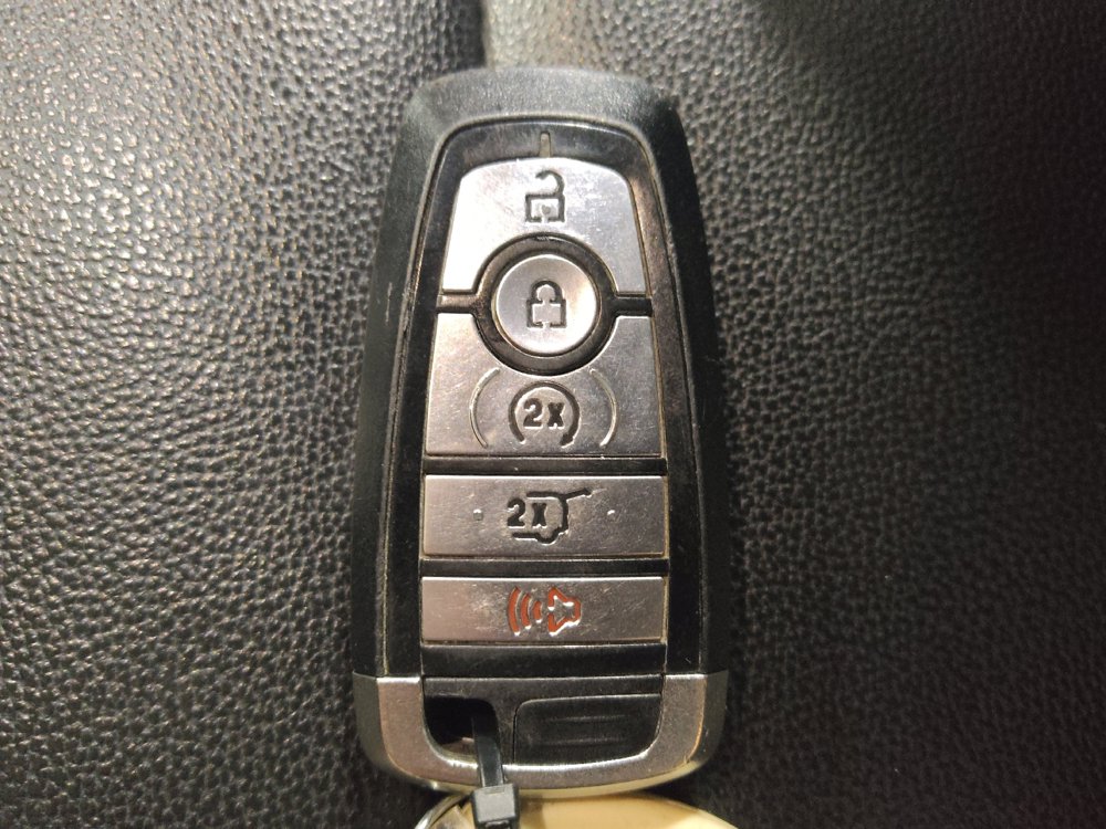 Used 2020 Ford Explorer XLT w/ Equipment Group 202A RWD image 32