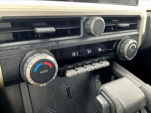 Used 2024 Toyota Tacoma TRD Off-Road image 26