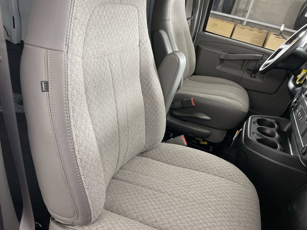New 2025 GMC Savana 2500 Extended w/ Driver Convenience Package RWD image 25