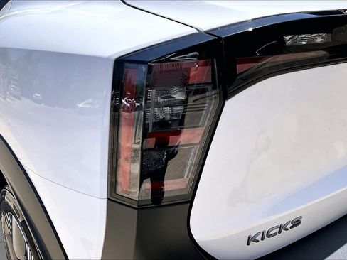 Used 2026 Nissan Kicks SV FWD image 28