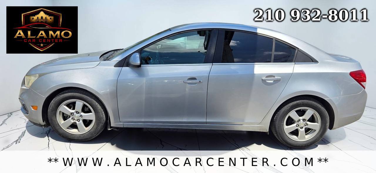 Used 2015 Chevrolet Cruze LT FWD image 2
