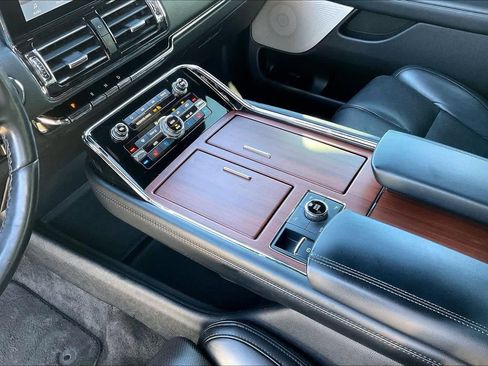 Used 2021 Lincoln Navigator Reserve w/ Luxury Package image 15