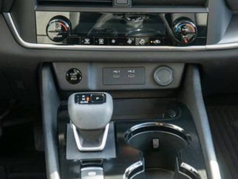 Certified 2025 Nissan Rogue SV image 16