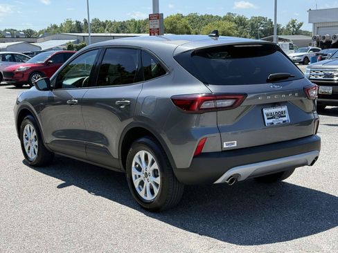 Used 2025 Ford Escape Active AWD/4WD image 4