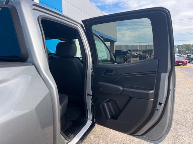 New 2026 Chevrolet Colorado Trail Boss w/ Off-Road Front Bumper Package AWD/4WD image 12