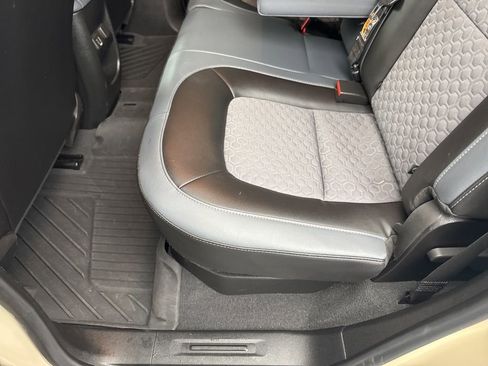 Used 2022 Chevrolet Colorado Z71 image 34